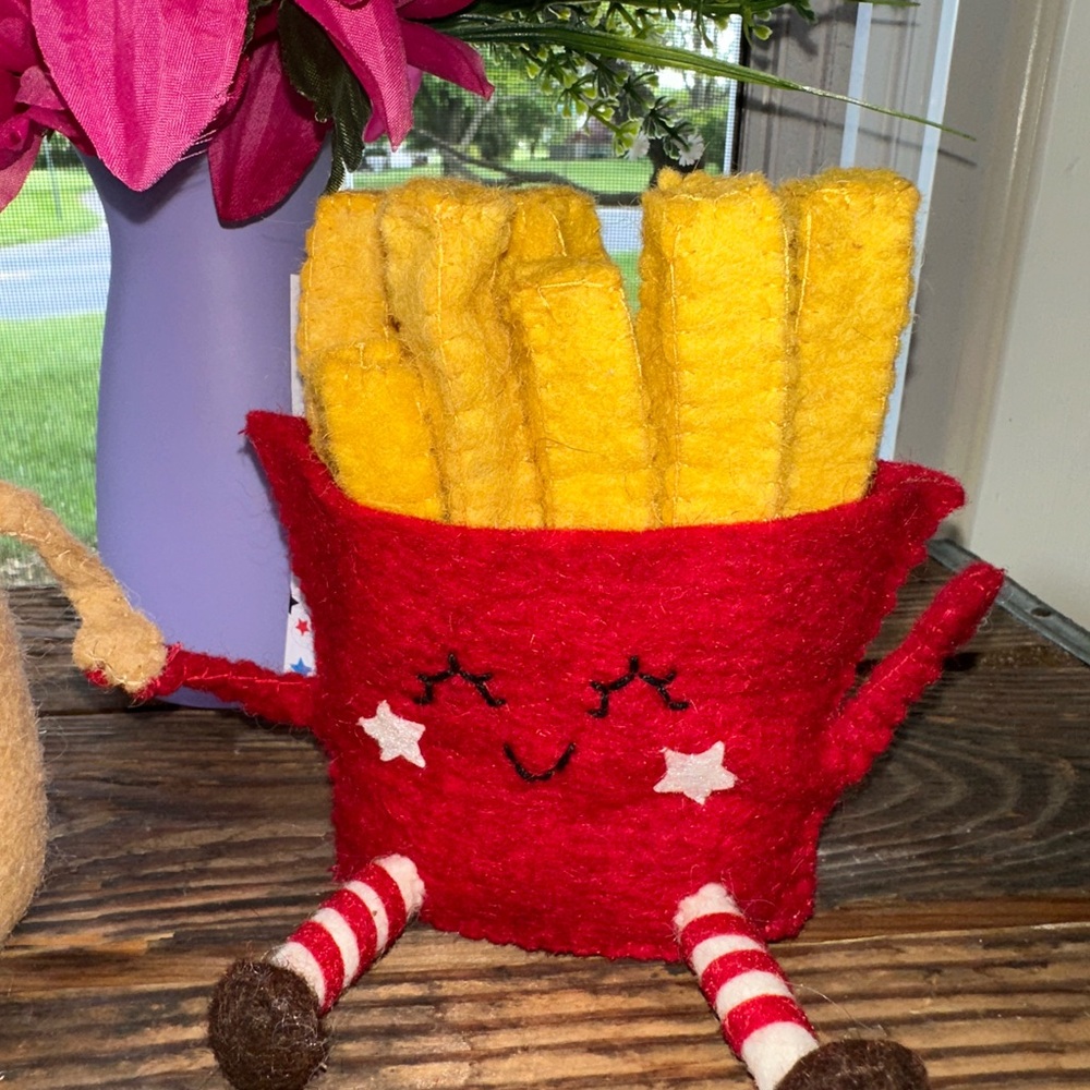 Hot Dog French Fries Holding Hands NWT Patriotic/ Summer/ Bbq Decor - Picture 3 of 6